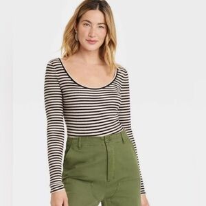 Universal Thread Y2K Shrunken Rib Scoop Neck Black & Beige Striped Top  Size M